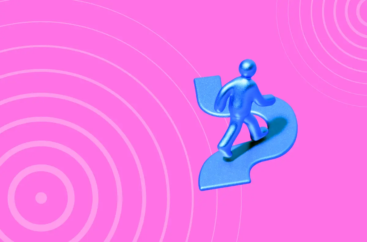 Blue icon of person walking along a path to represent the B2B buyer journey.