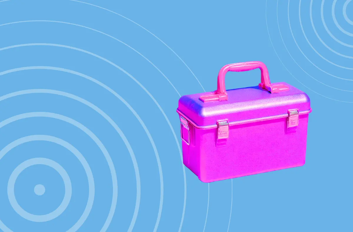 Pink toolbox again a light blue background representing Microsoft Marketing Centre as a tool platform for Partners.